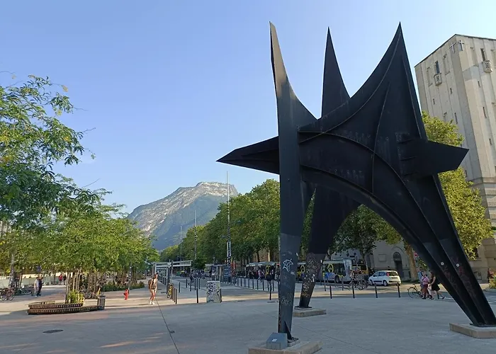 Cosy Renove -hyper Centre Grenoble, 1 Min Gare-tram *