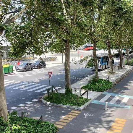 Cosy Renove -hyper Centre Grenoble, 1 Min Gare-tram * Grenoble