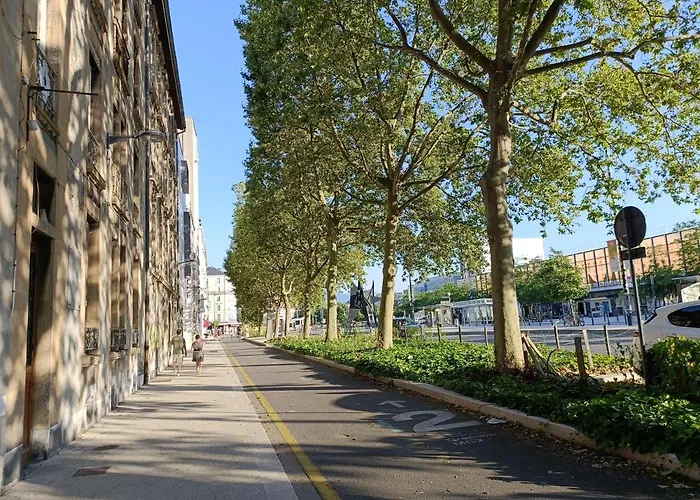 Cosy Renove -hyper Centre Grenoble, 1 Min Gare-tram Lejlighed