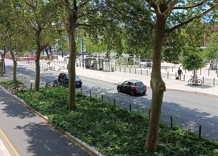 Cosy Renove -hyper Centre Grenoble, 1 Min Gare-tram